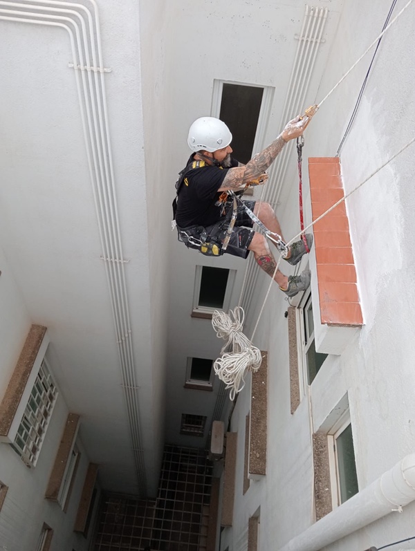 Rehabilitación de Fachadas en Barcelona y Restauración de Edificios en Hospitalet